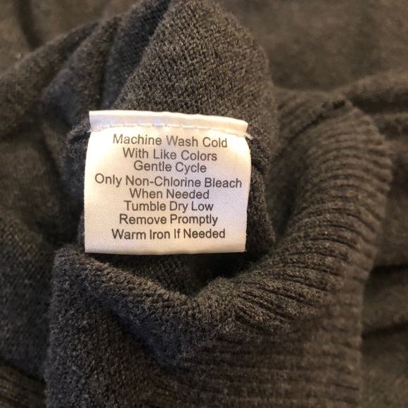 JoS. A. Bank Traveler V-Neck Sweater - Picture 4 of 4